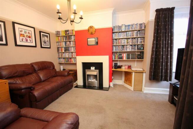 Lounge1.jpg