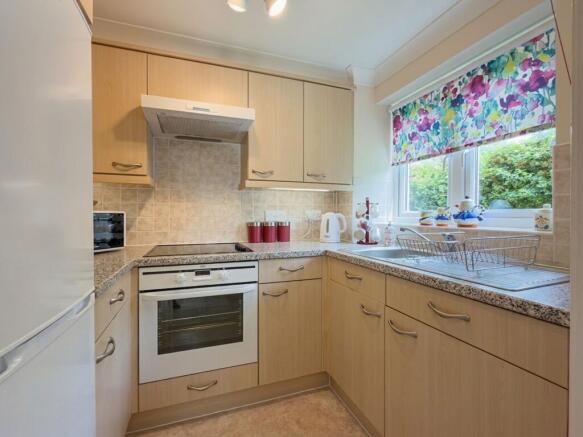 1 bed Ground Flat for sale Image 6
