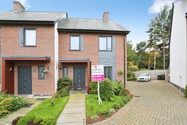 3-bed semi-detached on Woodleigh Close, Harrogate, £350,000