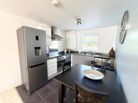 2 bed Apartment for sale Image 4