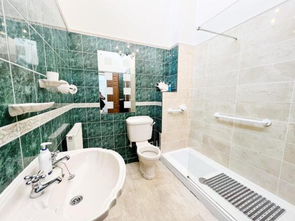 Shower Room.jpg