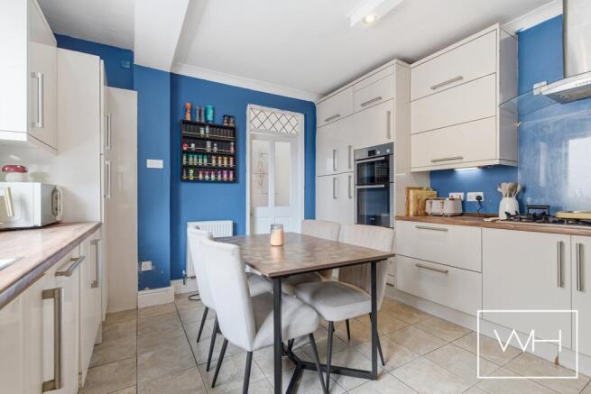 3 bed Semi-Detached for sale Image 4