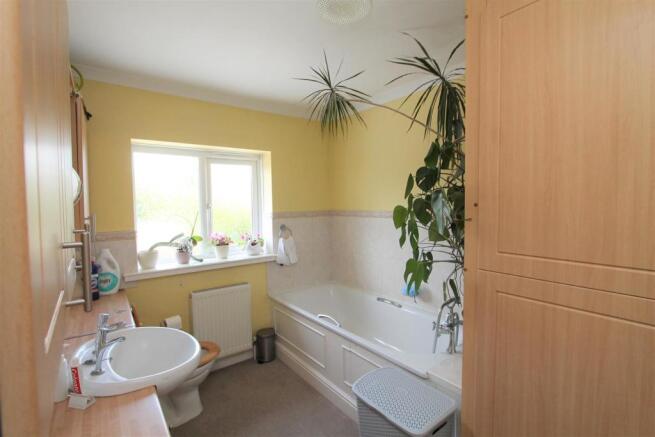 Bathroom.JPG