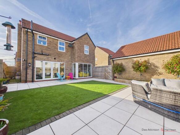 4 bed Detached for sale Image 8