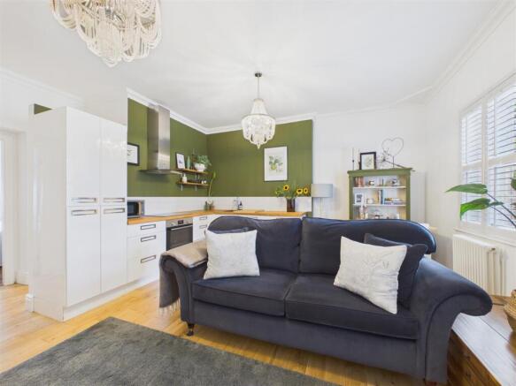 2 bed Apartment for sale Image 5