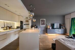33, Cavendish Road, London NW6 7XR