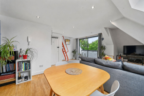 Flat 17, 54a Ark Court, Alkham Road, Hackney, London N16 6XF