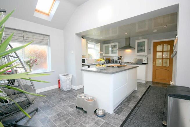 ADDITIONAL KITCHEN P