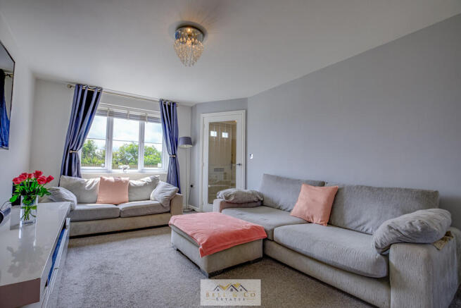 4 bed Detached for sale Image 7