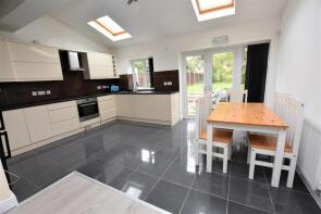215, Warwards Lane, Birmingham B29 7QU