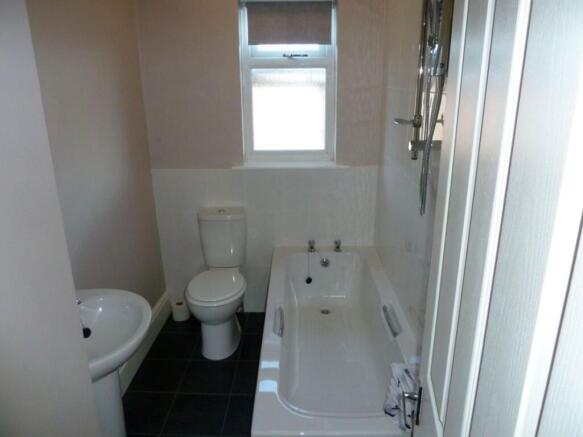 3 bed Terraced to rent Image 7