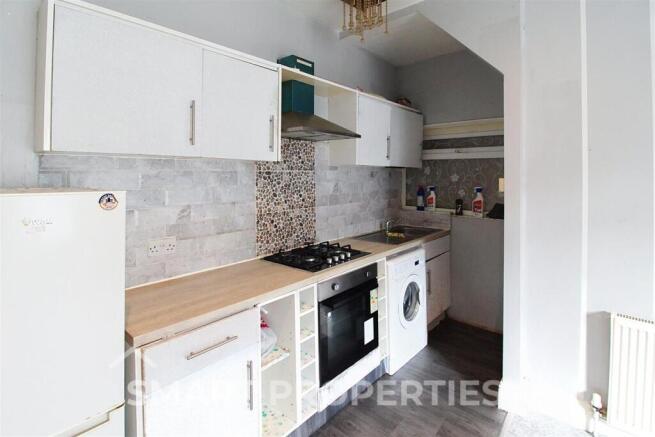 3 bed Terraced to rent Image 4