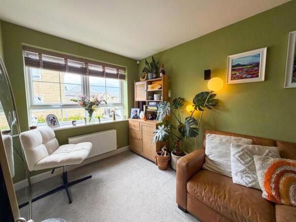 3 bed Semi-Detached for sale Image 6