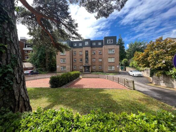 Flat 17 Val Court Front.jpg