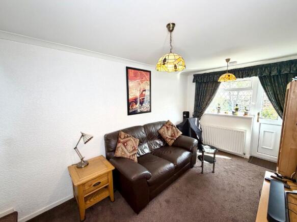 4 bed Detached for sale Image 8