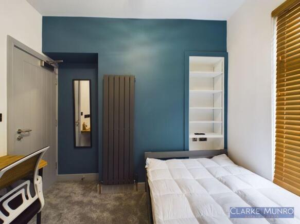 3 bed Terraced for sale Image 12