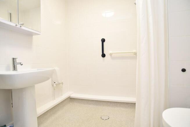 1 bed Flat for sale Image 5