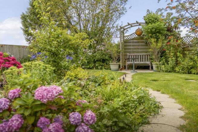 Chridore Cottage (Boston)-9