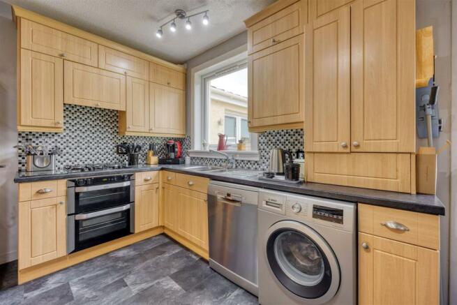 10_CROSSHOUSE_RD_CAMPSIE_GLEN_014.JPEG
