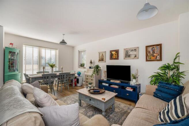 Sitting/Dining Room