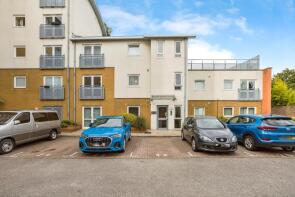 13, Daniels House, Trafalgar Gardens, Pound Hill, Crawley RH10 7SR