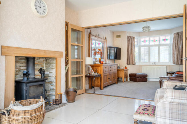 4 bed Semi-Detached for sale Image 5