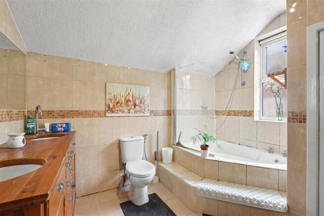Bathroom_1.jpeg