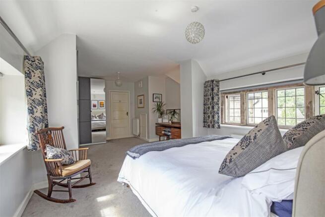 Bedroom 1-2.jpg