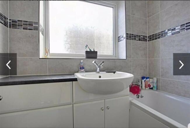 Bathroom (Alternative View)