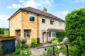 3, The Readens, Banstead SM7 3JT