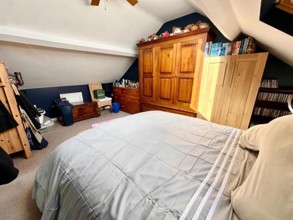2 bed Semi-Detached Bungalow for sale Image 11