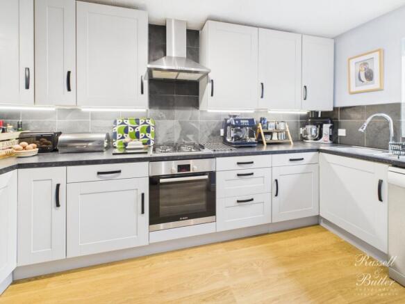 CAM01995G0-PR0291-STILL003