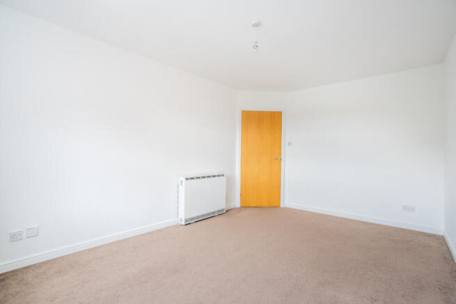2 bed Apartment for sale Image 4