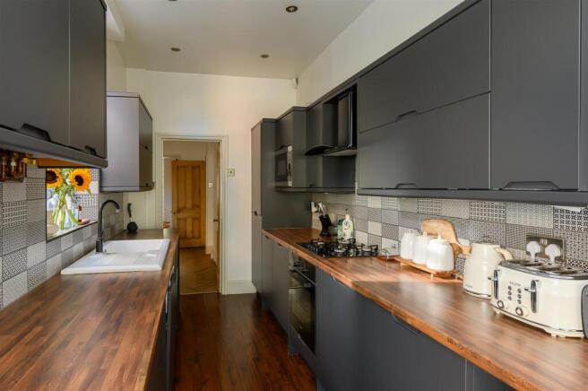 3 bed Town House for sale Image 8