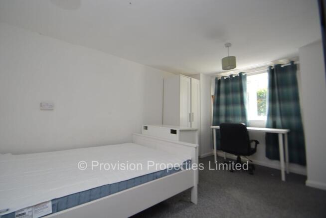 6 bed Terraced to rent Image 5
