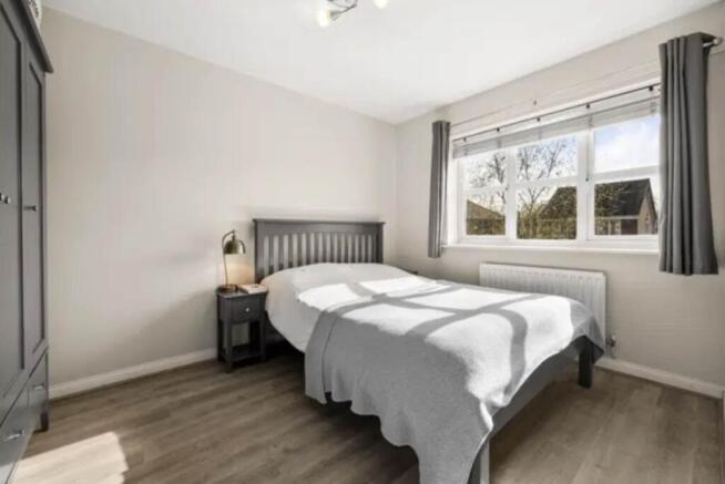 3 bed Town House for sale Image 11