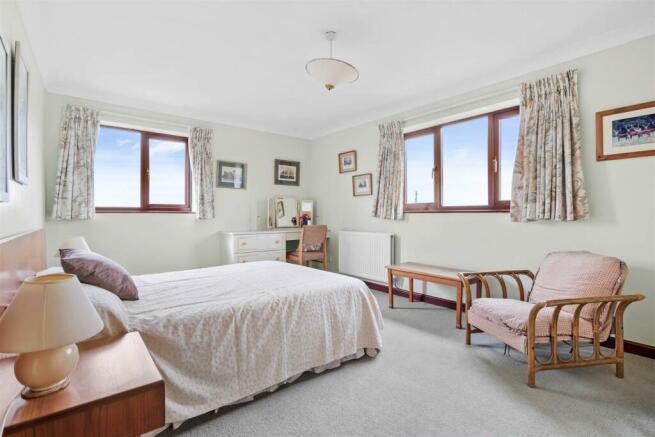 4 Manor Court - Bedroom 2.jpg