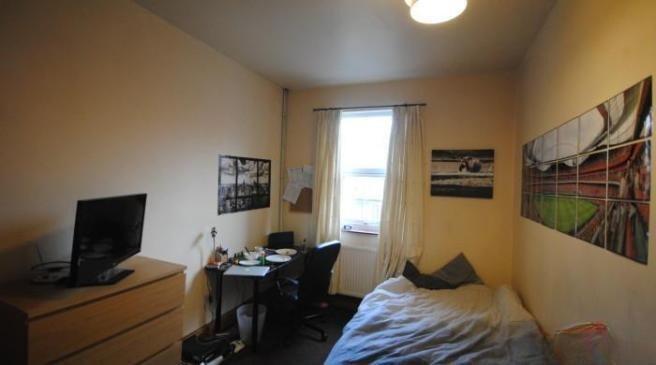 10 bed Terraced to rent Image 9