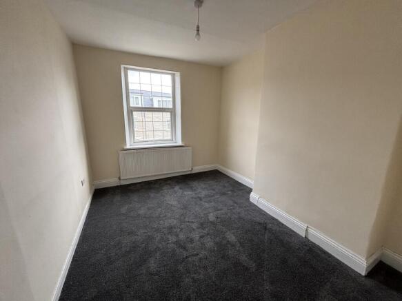 3 bed Terraced to rent Image 5