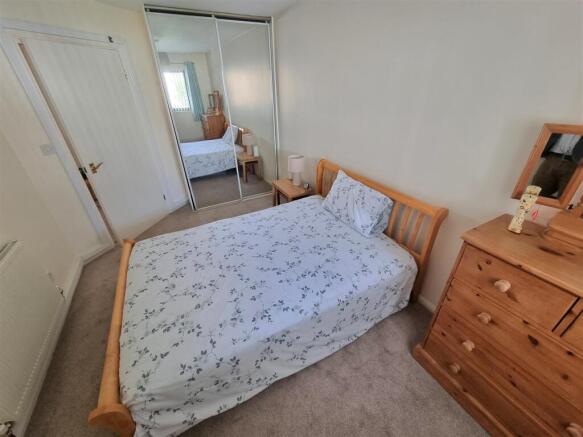 Bed 1.jpg