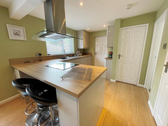 Kitchen Diner 2.JPG