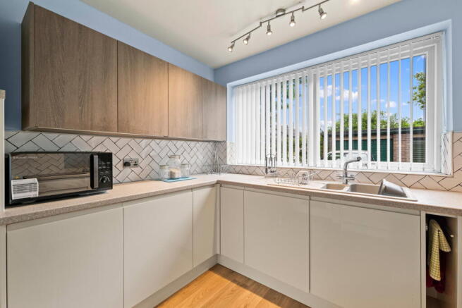 2 bed Ground Flat for sale Image 9