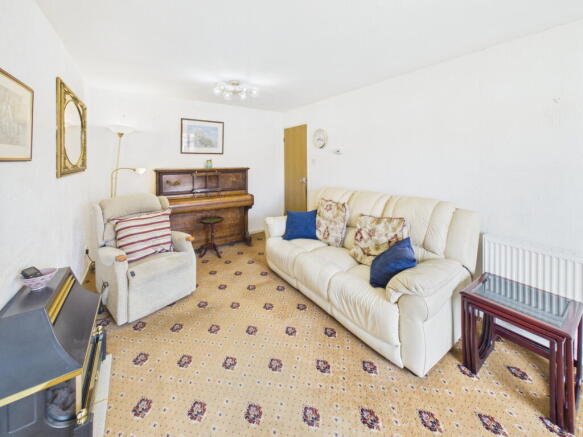 3 bed Semi-Detached Bungalow for sale Image 4