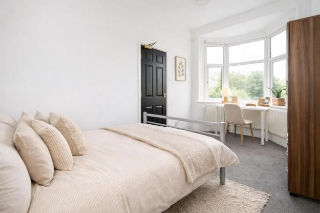 5 bed House to rent Image 4