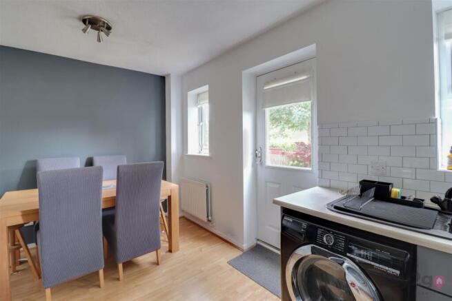 3 bed Semi-Detached for sale Image 6