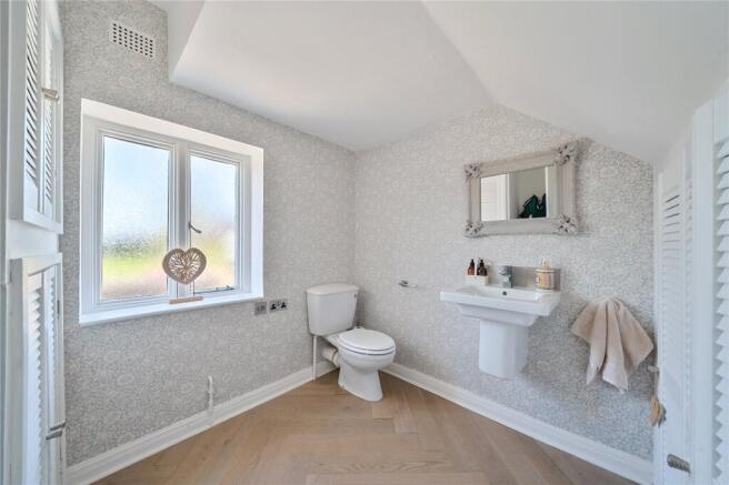 6 bed Detached for sale Image 12