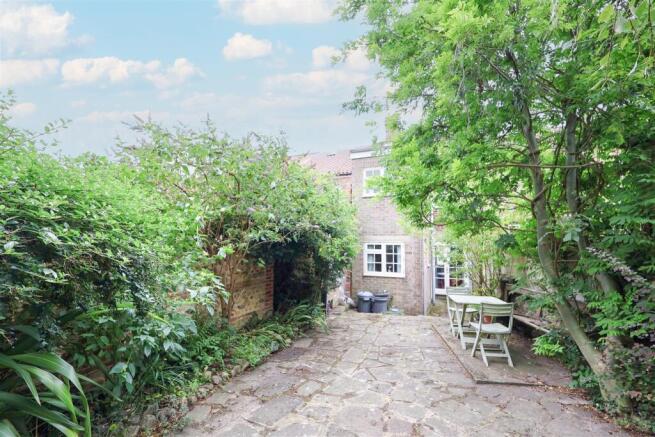 2 bed Terraced for sale Image 9