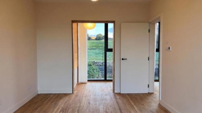 4 bed Semi-Detached to rent Image 12