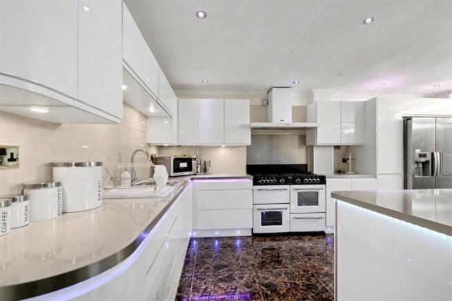 Kitchen_5.jpeg