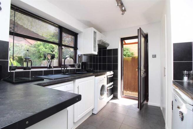 Fitted Kitchen /